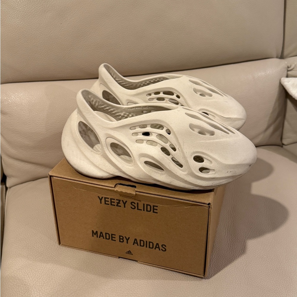 Adidas Yeezy Foam Runner Sand Size 6 Men’s